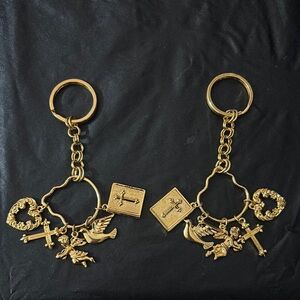 Avon 1998 Gold Tone Inspirational Charm Key Ring